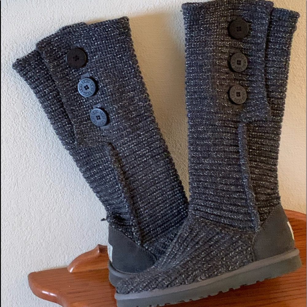 ✅ EUC Woman’s Classic Ugg Cardy boots.